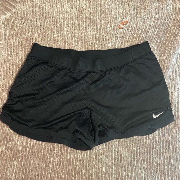 Nike Women’s Dri Fit Logo Waistband Shorts Size‎ Large Black Mesh - Picture 2 of 7